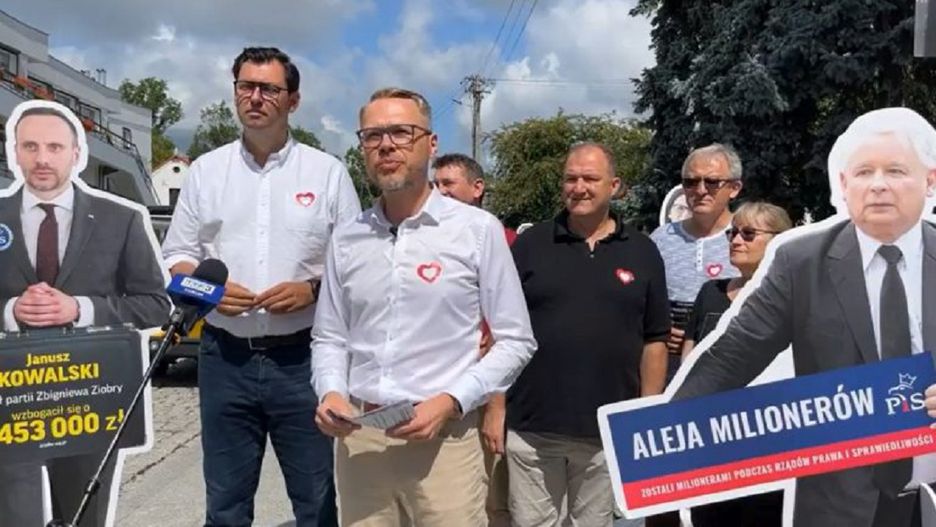 W Kazimierzu Dolnym ustawili Aleję Milionerów PiS