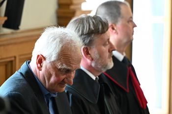 28 lat temu zamordowano mu córkę. Ojciec Iwony Cygan zasłabł w sądzie