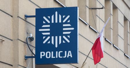 Tychy. Policjanci zatrzymani w związku z pobiciem bezdomnego