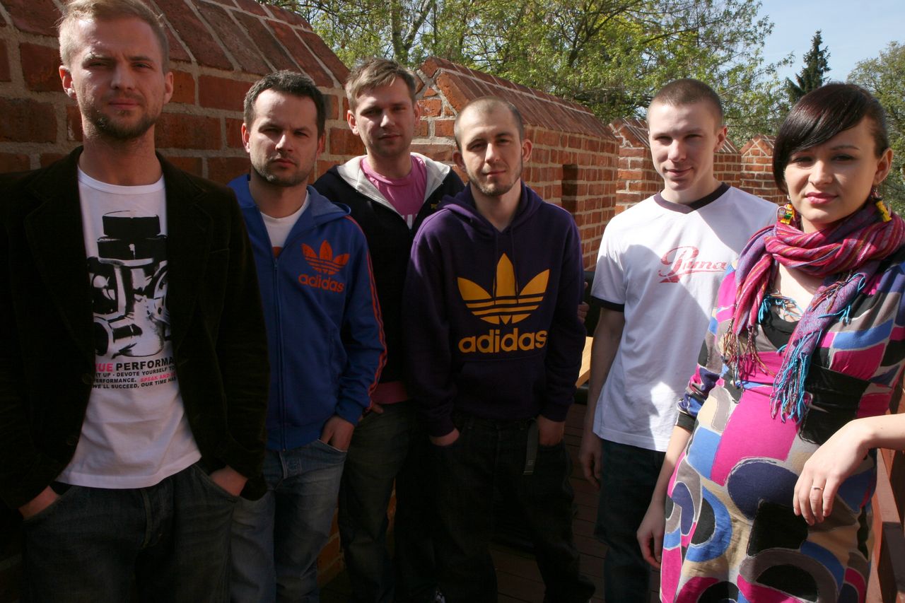 Tomasz Organek z zespołem Sofa (rok 2009)