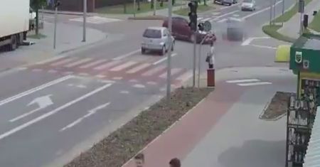 Mazowieckie. Mrożący krew w żyłach karambol. Policja apeluje o uwagę