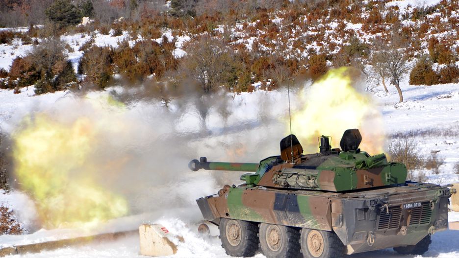 AMX-10 RC podczas ćwiczeń poligonowych.