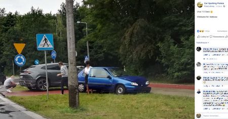 Citroën saxo poległ w spotkaniu z lamborghini urusem. Pierwsza stłuczka na polskich drogach