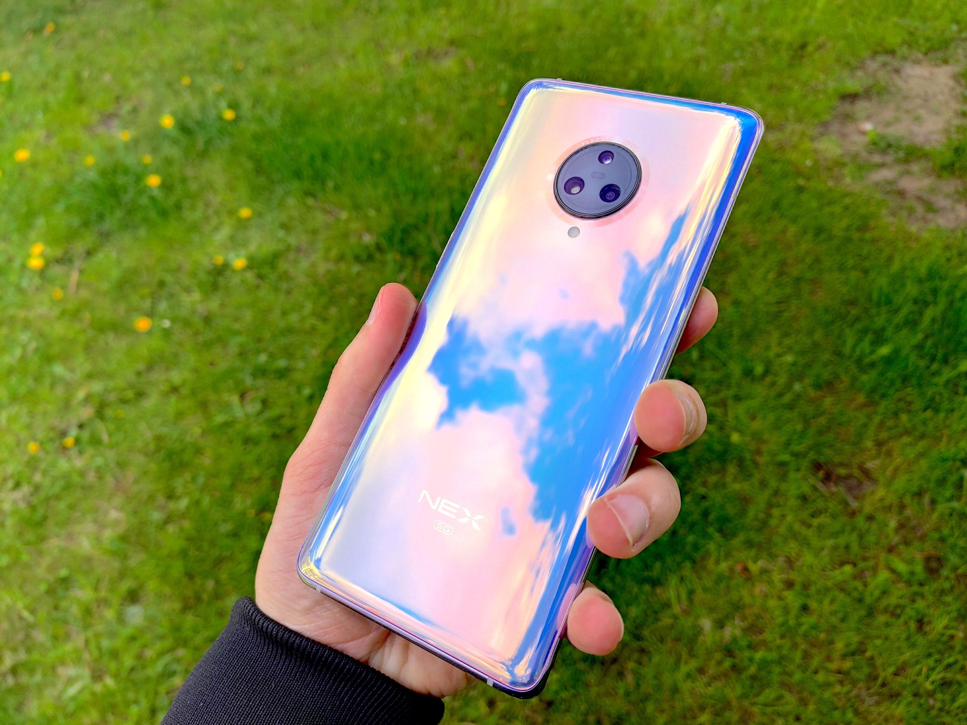 vivo NEX 3S 5G to telefon tak piękny, że nie mieści się w... ręce [TEST] 6