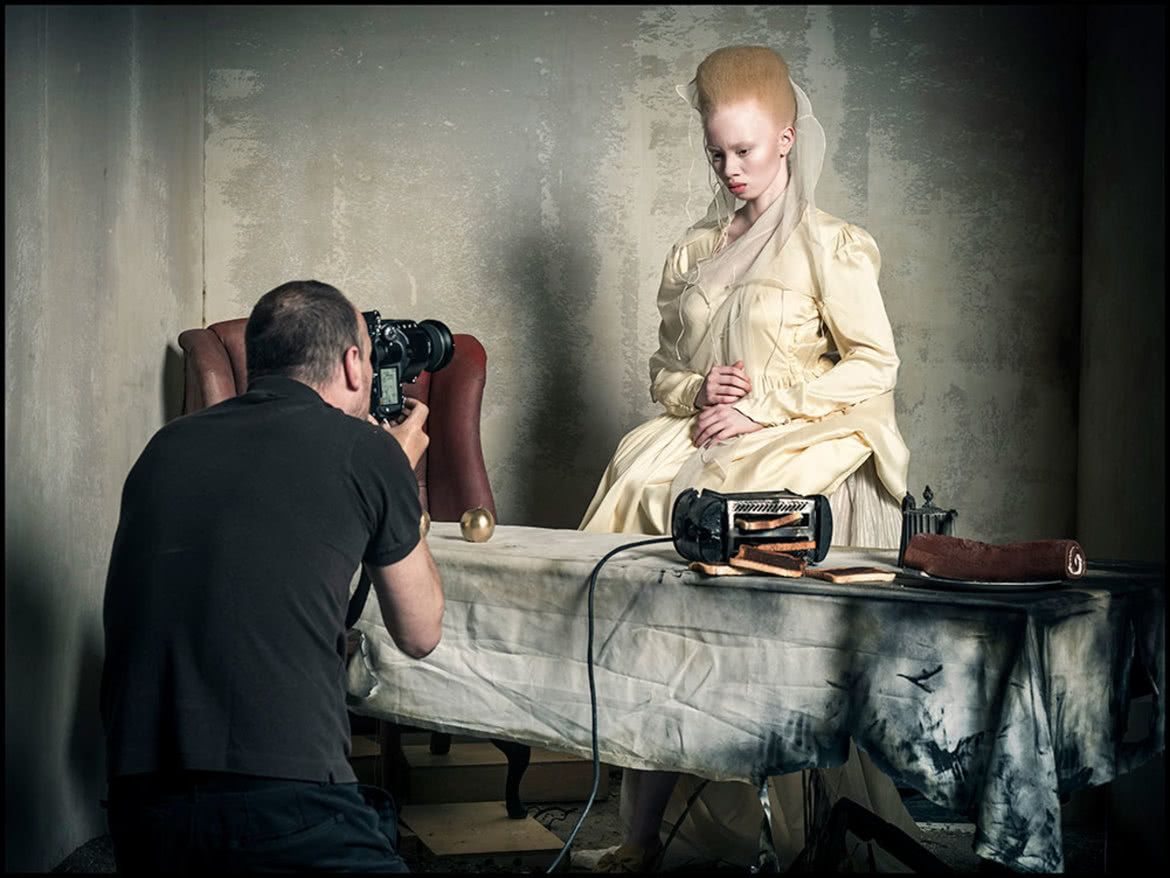 Tim Walker odpowiedzialny za kalendarz Pirelli 2018. Wiemy, co dzieje się za kulisami 8
