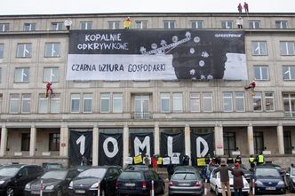 Greenpeace w tarapatach. Odcięli się od nich