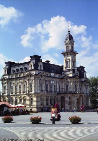 Nowy Sącz. Miasto miliarderów i najniższej krajowej