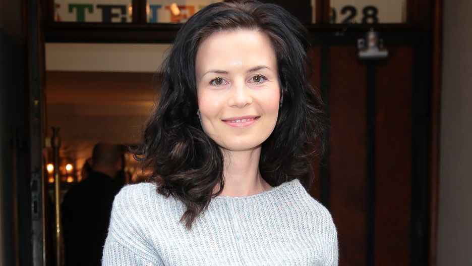 Magdalena Kumorek wypoczywa w miejskim parku