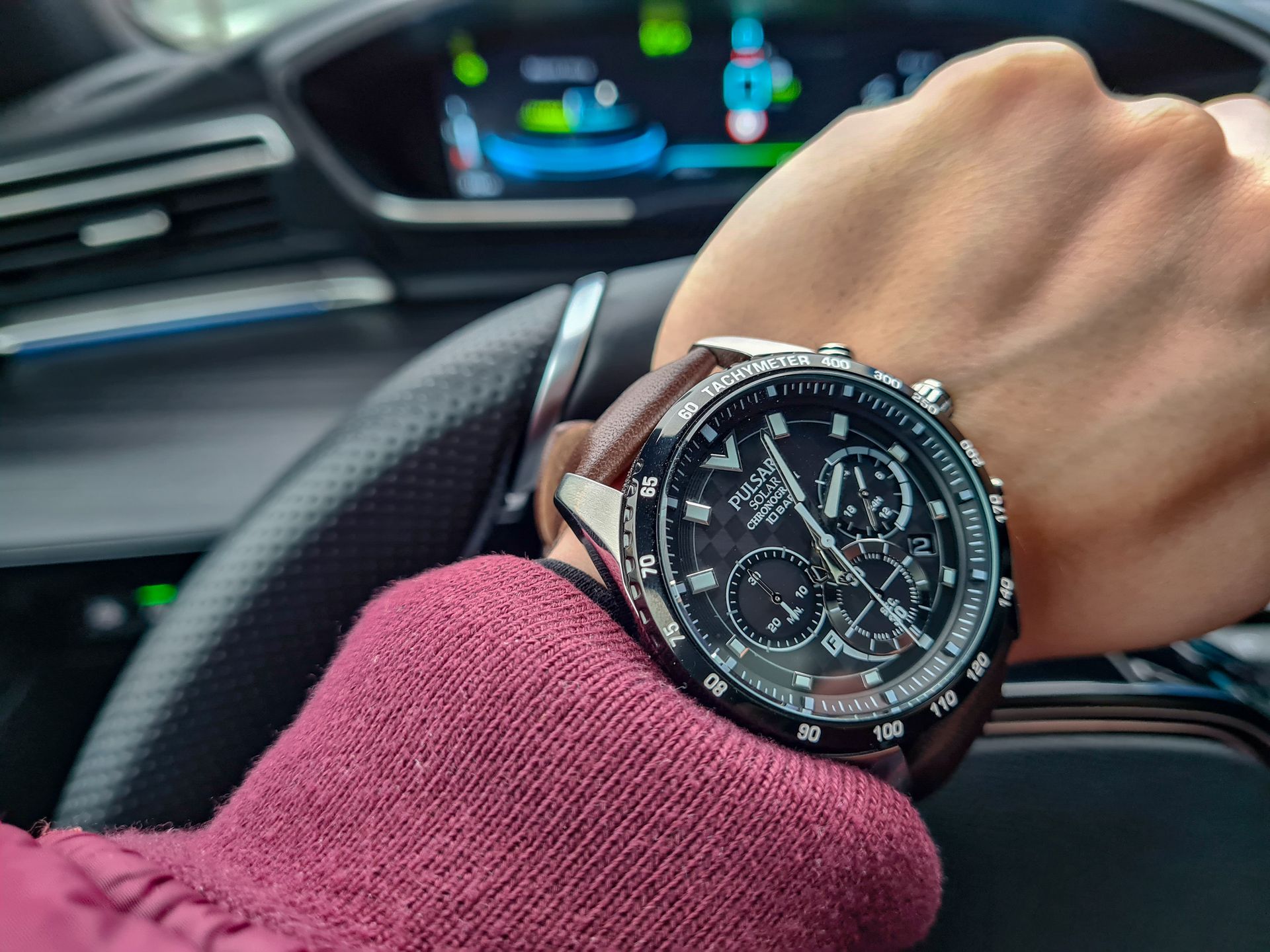 Pulsar Chronograph Solar PZ5109X1: Jak działa mechanizm solarny? 2