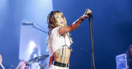 Miley Cyrus: Ewolucja gwiazdy - od Hannah Montana do ikony pop