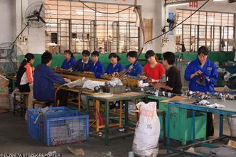 Koniec z wyzyskiem w azjatyckich fabrykach ubrań. Unia interweniuje