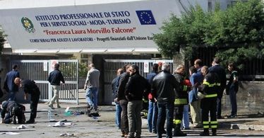 Wybuch przed szkołą w Brindisi. Nie żyją 16-latka