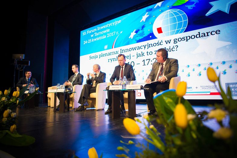 Sesja plenarna pod hasłem "Innowacyjność w gospodarce rynkowej – jak to zrobić?”