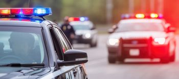 Wypadek w Radomiu. Policyjny radiowóz zderzył się z BMW na skrzyżowaniu ulic 25 Czerwca i Słowackiego