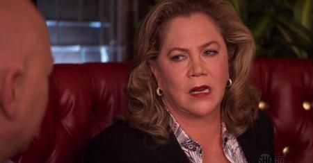 Kathleen Turner: Choroba i nałogi zniszczyły jej urodę!
