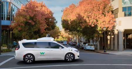 40 tysięcy kilometrów - tyle każdego dnia „robią” autonomiczne samochody Waymo