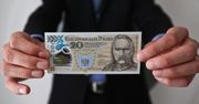Plastikowy banknot z Józefem Piłsudskim