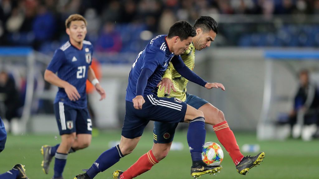 Zdjęcie okładkowe artykułu: Getty Images / Kiyoshi Ota / Na zdjęciu: Gen Shoji w walce o piłkę z Falcao