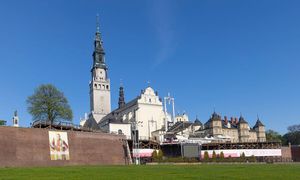 Mnisi z Jasnej Góry ujawniają. "Cudowny lek" to fałszywka. "Oszustwo"