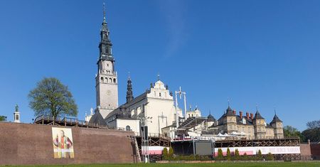 Mnisi z Jasnej Góry ujawniają. "Cudowny lek" to fałszywka. "Oszustwo"