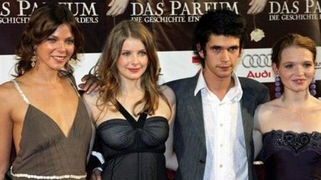 Jessica Schwarz, Rachel Hurd-Wood, Ben Whishaw i Karoline Herfurth