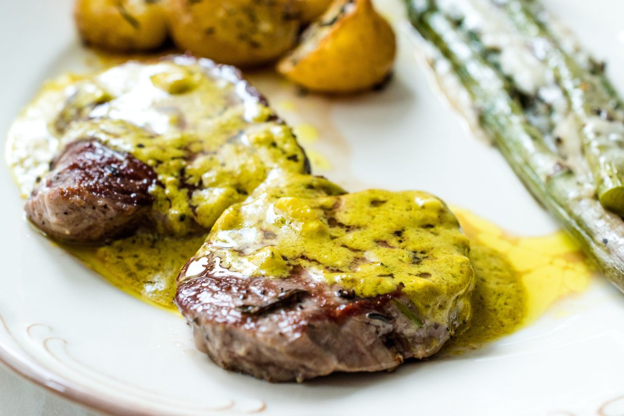 Sos cafe de Paris – o co chodzi?
