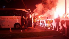 Kibice Legii zatrzymali autokar kadry. "Artur Boruc!"