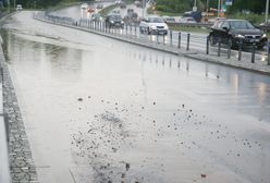 Warszawa. Wisłostrada zalana po ulewie