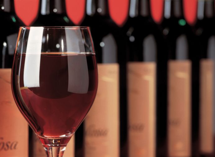 Czego możesz się dowiedzieć z etykiety wina?