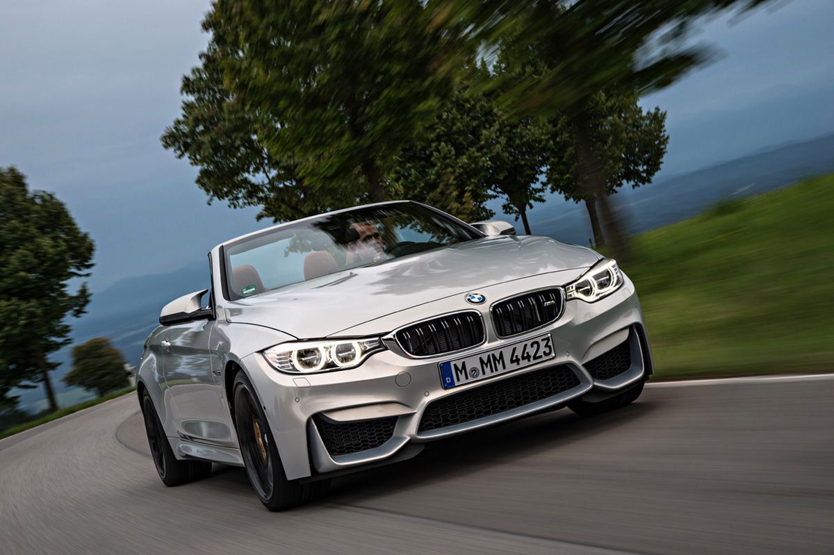 Ogromna galeria zdjęć z kabrioletem BMW M4 95