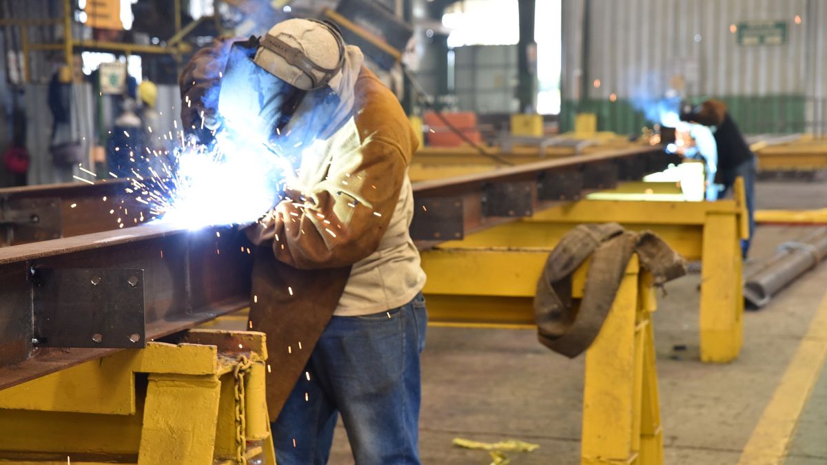 Robert Tomanek pochwalił uznał wzrost produkcji sprzedanej przemysłu