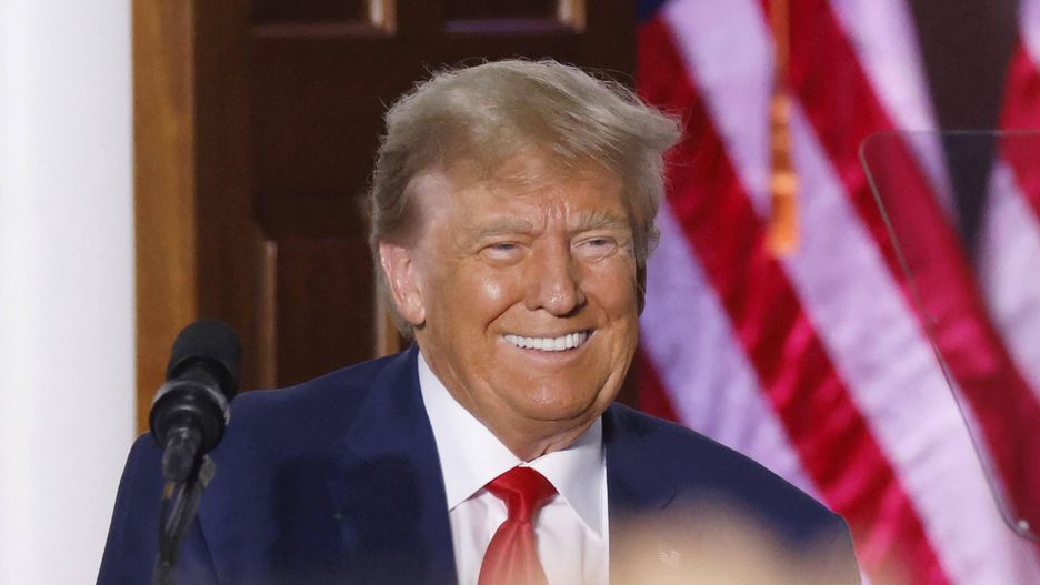 Former President Donald Trump Speaks After Pleading Not Guilty
Former President Donald Trump arrives to speak at Trump National Golf Club Bedminster after earlier in the day appearing at Miami federal courthouse facing 37 federal charges involving the handling of classified documents on Tuesday, June 13, 2023 in Bedminster, New Jersey. Trump today plead not guilty to 37 charges related to alleged mishandling of classified documents. Photo by John Angelillo/UPI Photo via Newscom
Dostawca: PAP/Newscom
JOHN ANGELILLO
News, FBI, Classified Documents, Indictment, United States, USA,