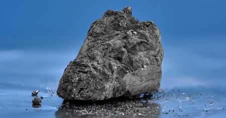 Spadł na podjazd przed domem. To wrota do historii Układu Słonecznego