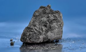 Spadł na podjazd przed domem. To wrota do historii Układu Słonecznego