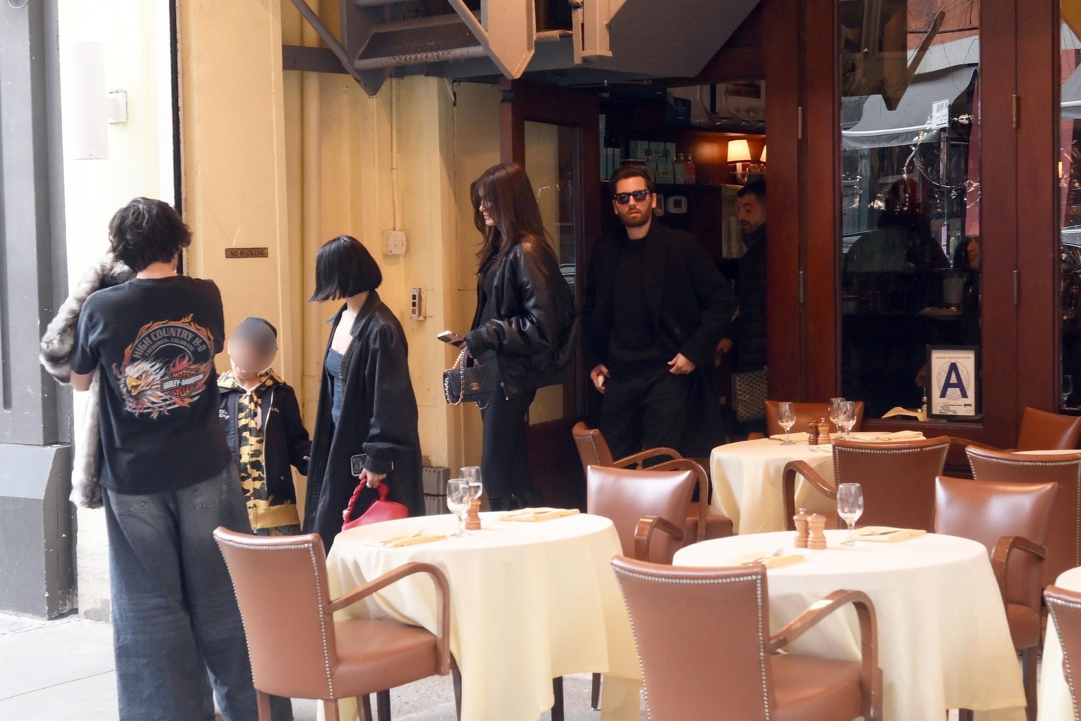 Odmieniony Scott Disick na mieście
