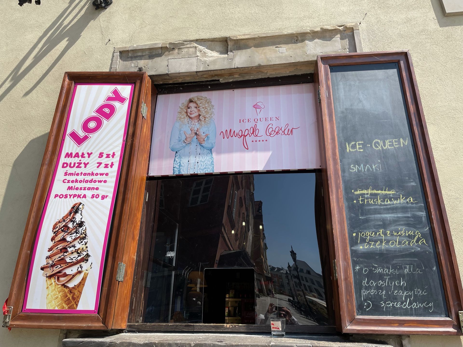Ice Queen w Warszawie, na ulicy Świętojańskiej 2 