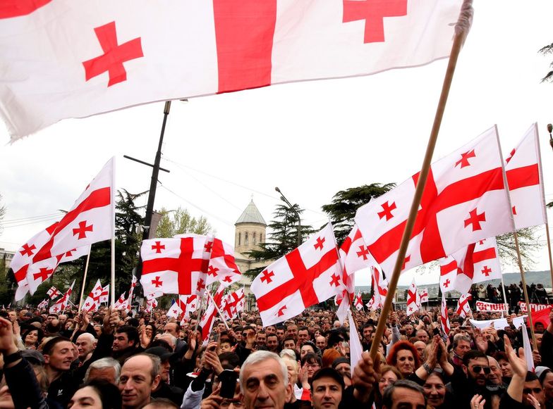 Demonstracje w Gruzji. 10 tysięcy zwolenników prezydenta na wiecu