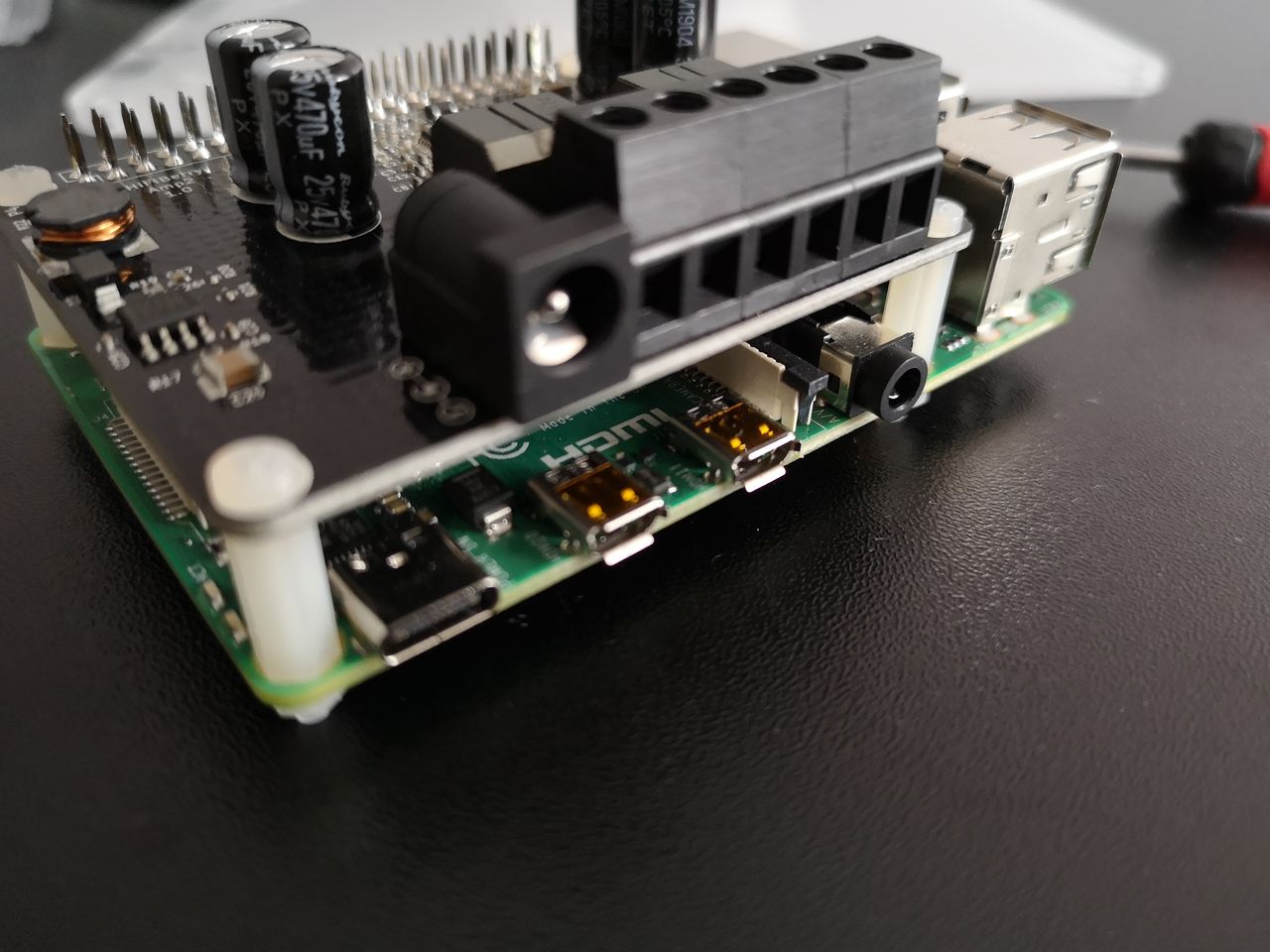 Krótki test HiFiBerry Amp2 dla Raspberry Pi 4B: Niedrogi odtwarzacz sieciowy?