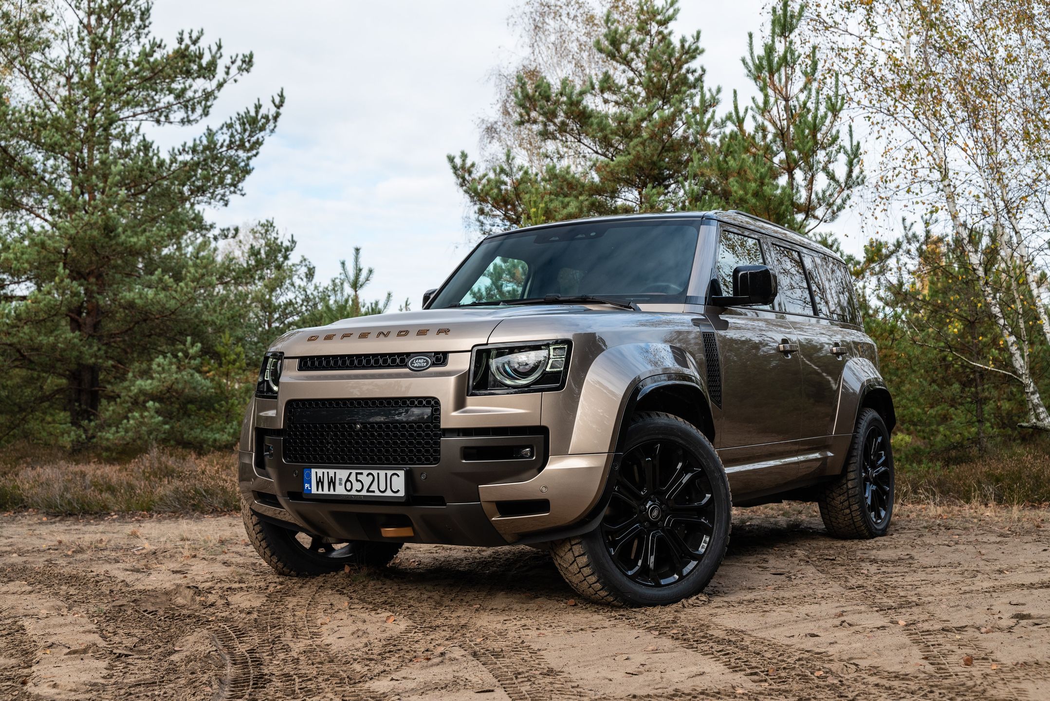 Test: Land Rover Defender Octa – kto się zna, ten wie