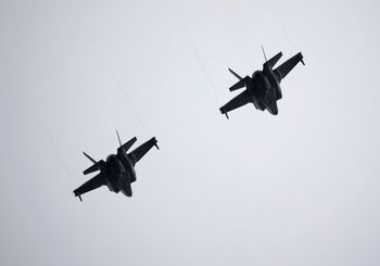 Wzrost presji na Iran. USA przerzucają myśliwce na Bliski Wschód