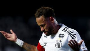 Neymar znów szokuje. Z własnej kieszeni spłacił dług klubu