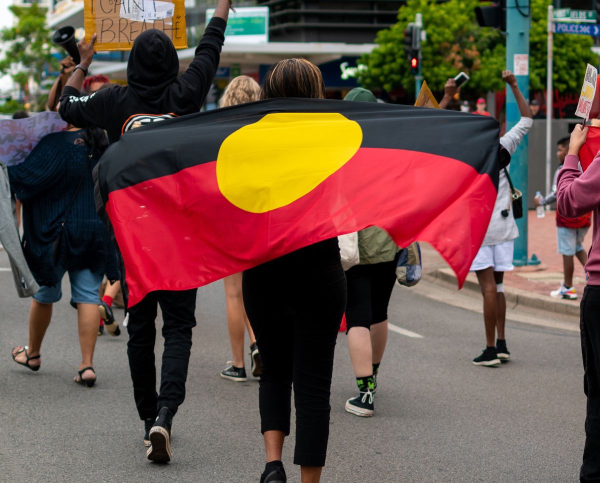Flaga aborygeńska stała się głównym symbolem rdzennych mieszkańców Australii 