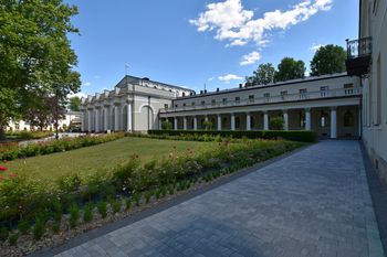 Niedziela Parku Zdrojowym w Busku-Zdroju. Pyszne jedzenie na Bitwie Regionów i szalona zabawa w wydarzeniu Lato w Parku