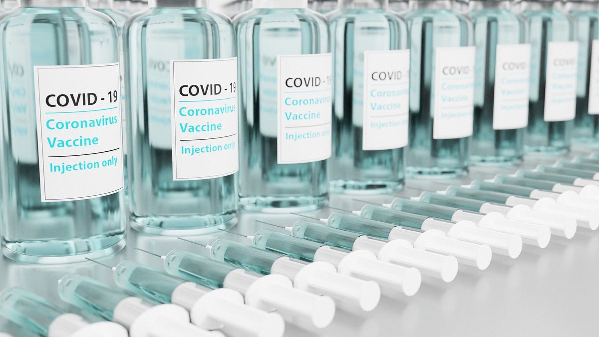 Zdjęcie okładkowe artykułu: Materiały prasowe / Pixabay / Torsten Simon / Na zdjęciu: szczepionka przeciwko COVID-19