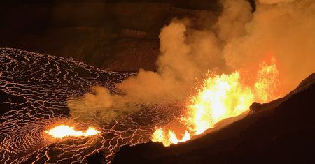 Wybuch wulkanu na Hawajach. Strumienie lawy sięgały nawet 90 metrów
