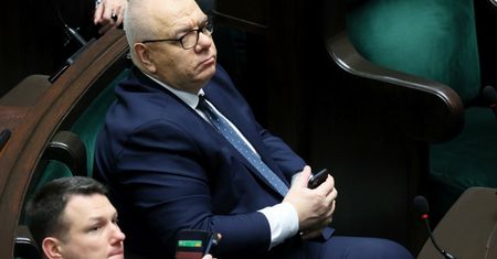 Fuzja Orlenu z Lotosem. Błąd życia Obajtka? Sasin: bzdura