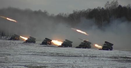 Manewry Rosji i Białorusi przy granicy z Ukrainą i Polską. Nagranie z poligonu wojskowego w Brześciu