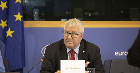 Ryszard Czarnecki żegna się Brukselą. Europosłem był 20 lat. Oto co straci