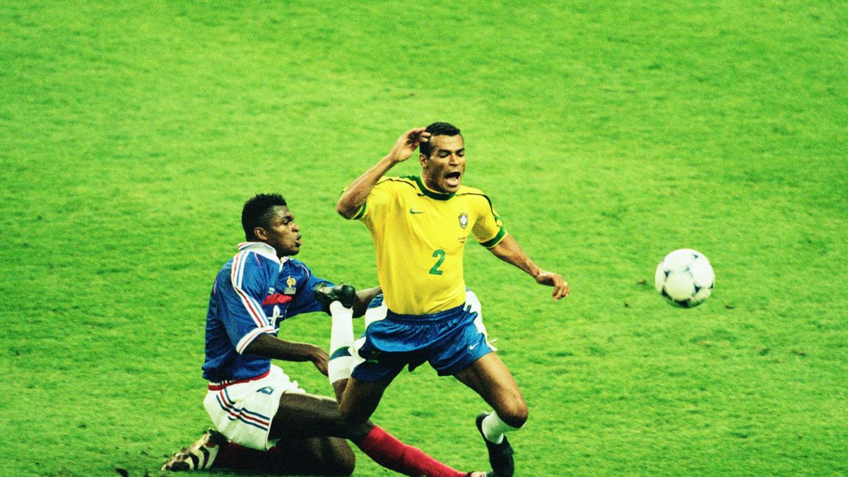 Getty Images / Stu Forster/Getty Images / Na zdjęciu: Cafu (z prawej)