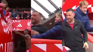 CHYTRY kibic PORWAŁ DZIECKU koszulkę piłkarza Liverpoolu. "Wstyd"